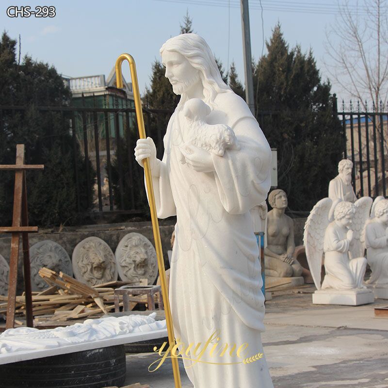 Statua Di Gesù Cristo Con Corona D'oro Di Spine 3d Rendering Angolo Laterale Spazio Vuoto 90621105
