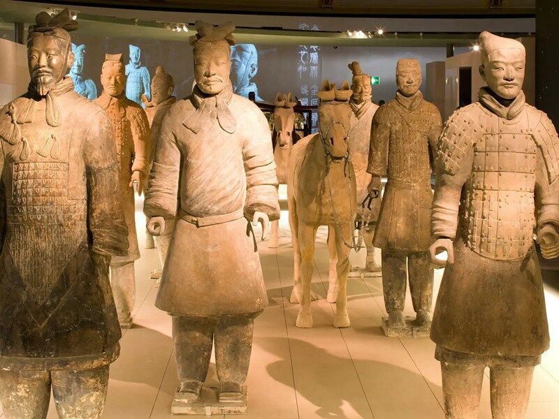 Chinesische Terrakotta Bogenschützen Krieger Soldat Statue bei Pamono