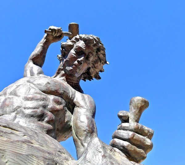 sculpture self made man
