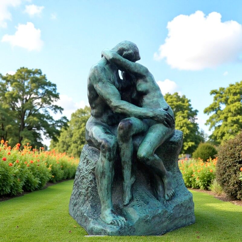 the Kiss Bronze Statue